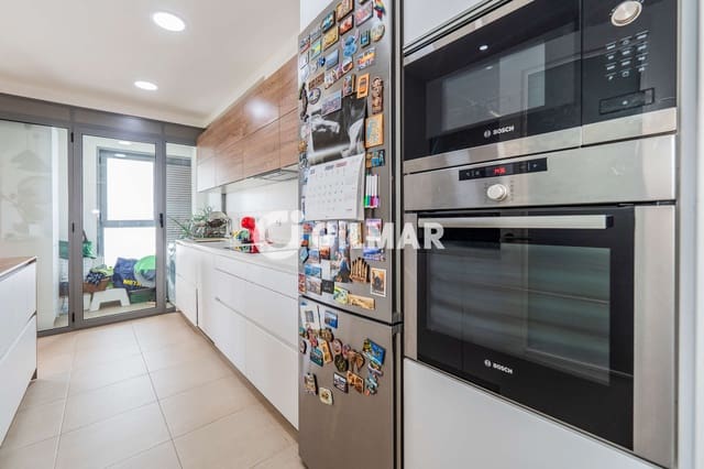 3 soveværelse Lejlighed til salg i Valdefuentes, Madrid by med swimmingpool garage - € 830.000 (Ref: 10043519)