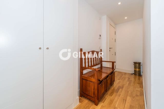 3 soveværelse Lejlighed til salg i Valdefuentes, Madrid by med swimmingpool garage - € 830.000 (Ref: 10043519)