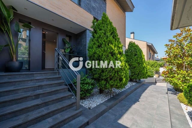 6 quarto Moradia Geminada para venda em Valdefuentes, Madrid cidade com piscina garagem - 3 750 000 € (Ref: 10043521)
