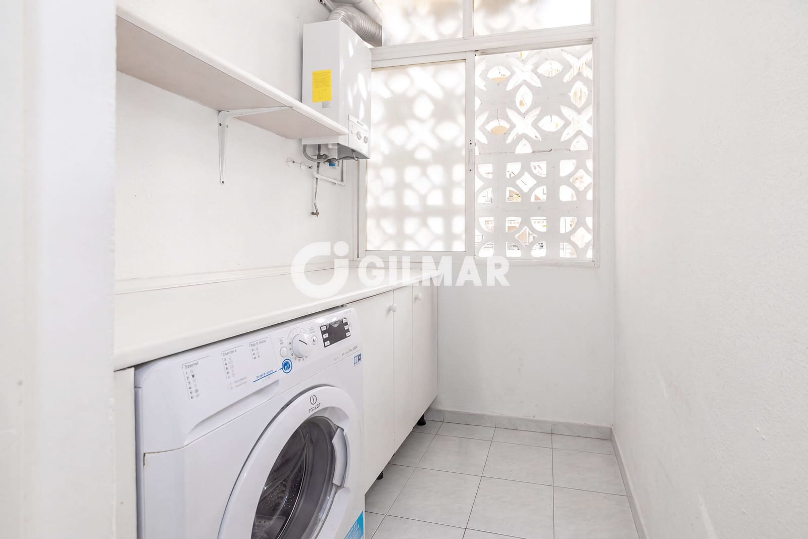3 sovrum Lägenhet till salu i Marbella med pool - 375 000 € (Ref: 10048356)