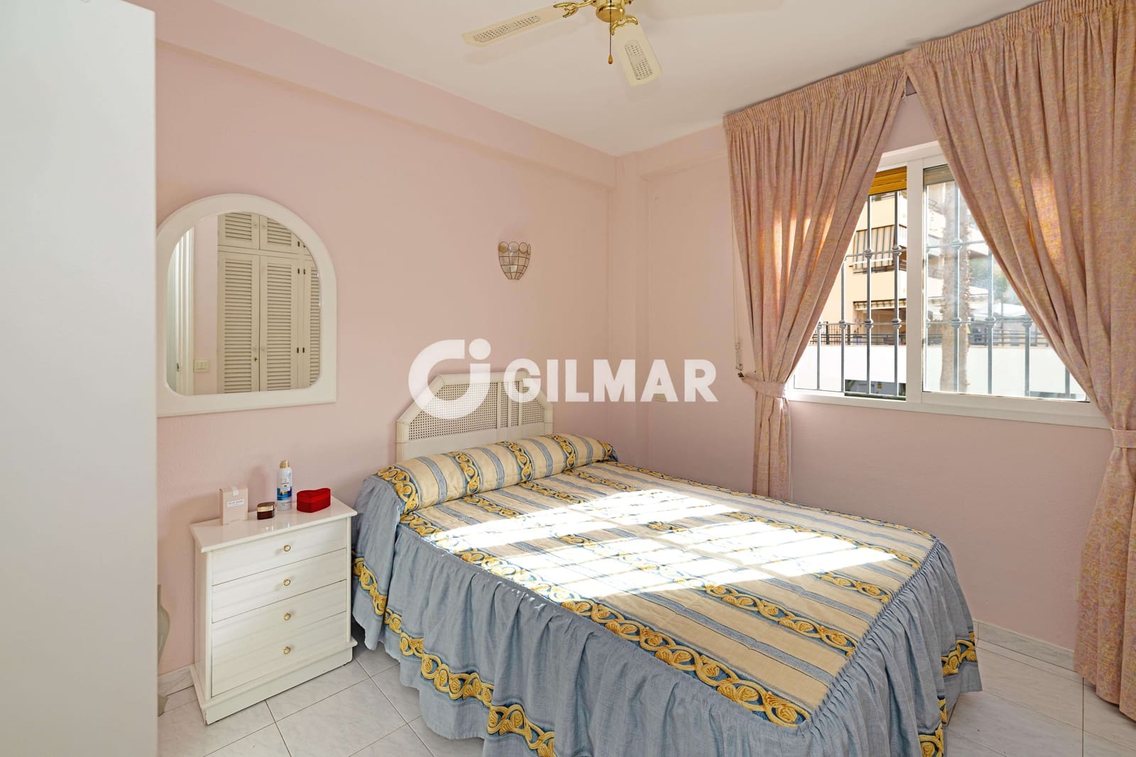 3 sovrum Lägenhet till salu i Marbella med pool - 375 000 € (Ref: 10048356)