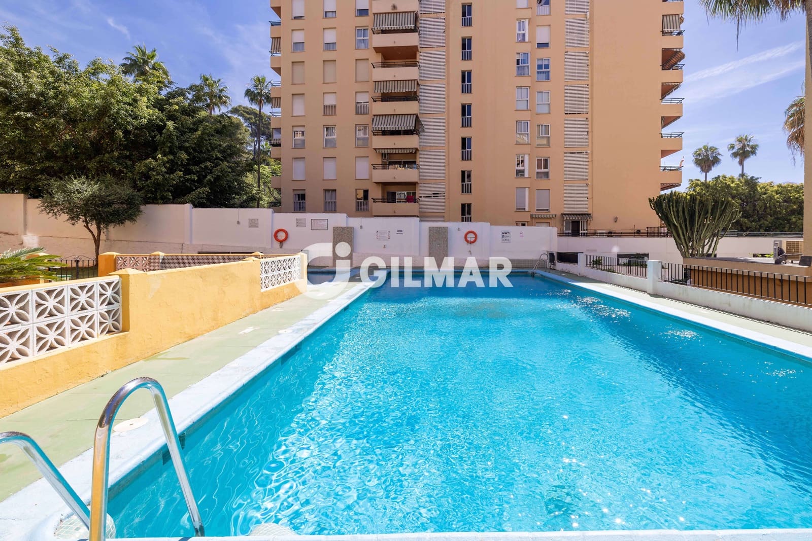 3 sovrum Lägenhet till salu i Marbella med pool - 375 000 € (Ref: 10048356)