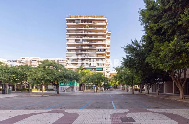 Commercieel te koop in Marmoles, Málaga stad - € 235.000 (Ref: 10048358)