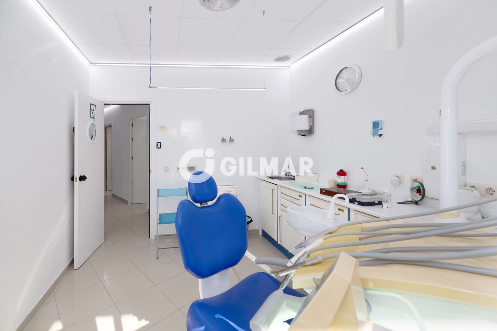 Commercial for sale in Malaga city - € 235,000 (Ref: 10048358)