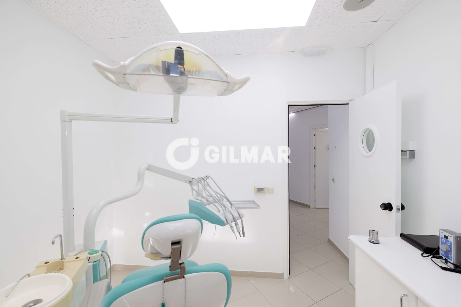 Commercial for sale in Malaga city - € 235,000 (Ref: 10048358)