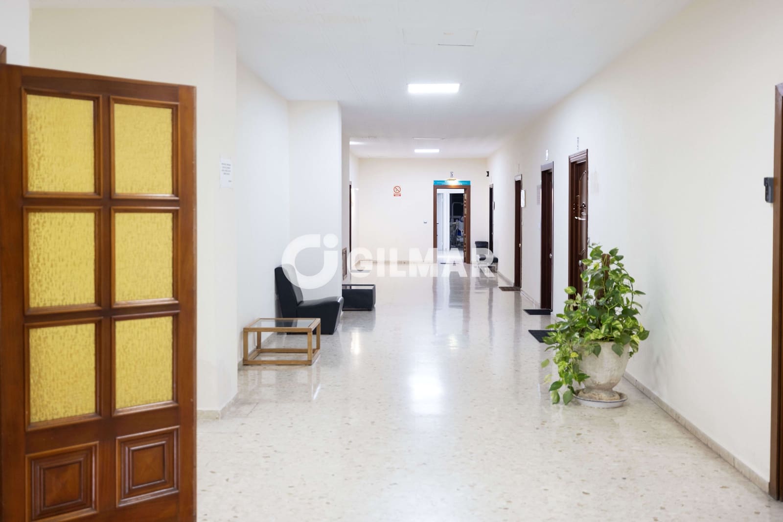 Commercial for sale in Malaga city - € 235,000 (Ref: 10048358)