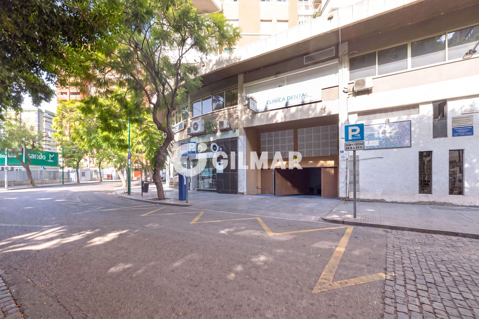 Commercial for sale in Malaga city - € 235,000 (Ref: 10048358)