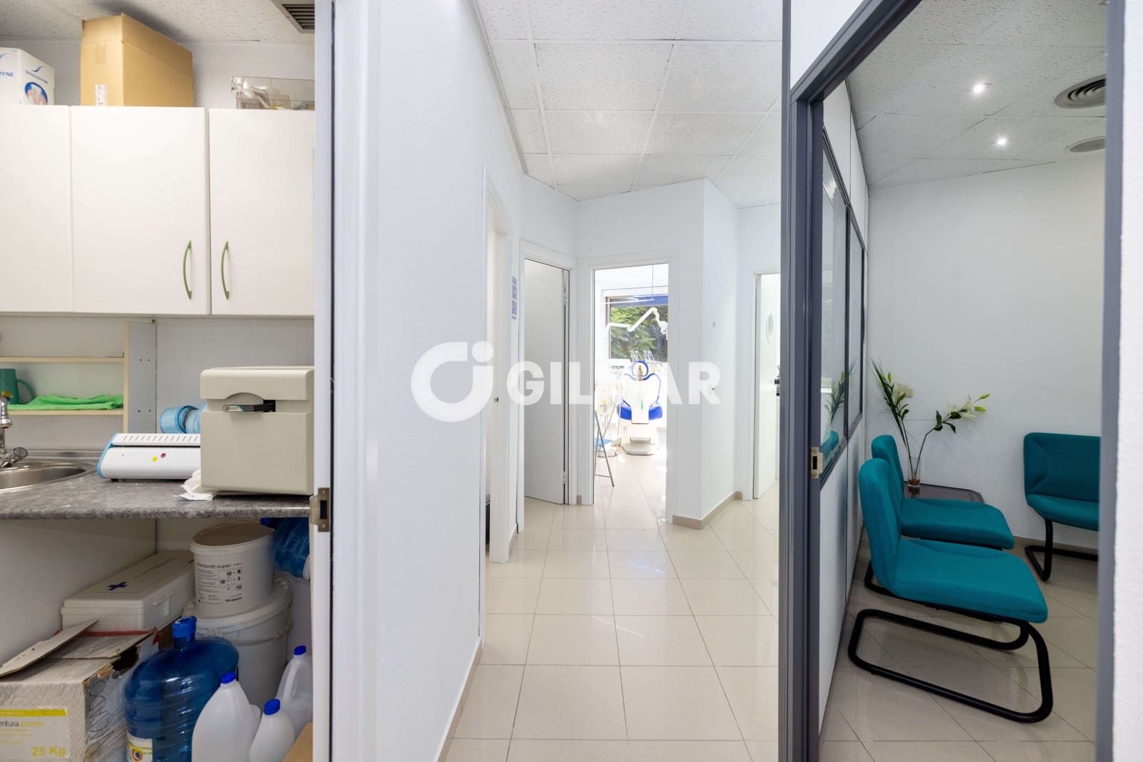 Commercial for sale in Malaga city - € 235,000 (Ref: 10048358)