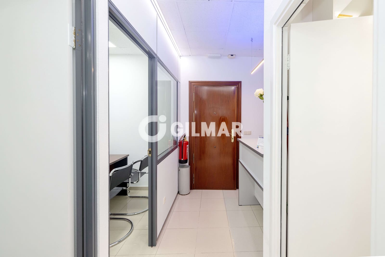 Commercial for sale in Malaga city - € 235,000 (Ref: 10048358)