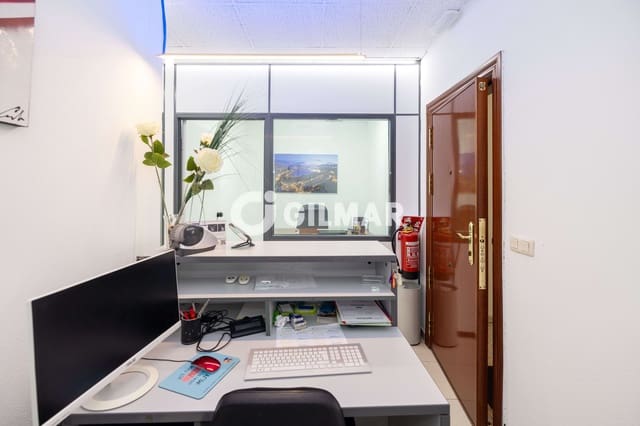 Commercieel te koop in Marmoles, Málaga stad - € 235.000 (Ref: 10048358)
