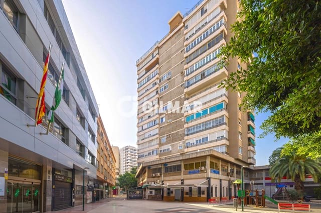 Commercieel te koop in Marmoles, Málaga stad - € 235.000 (Ref: 10048358)
