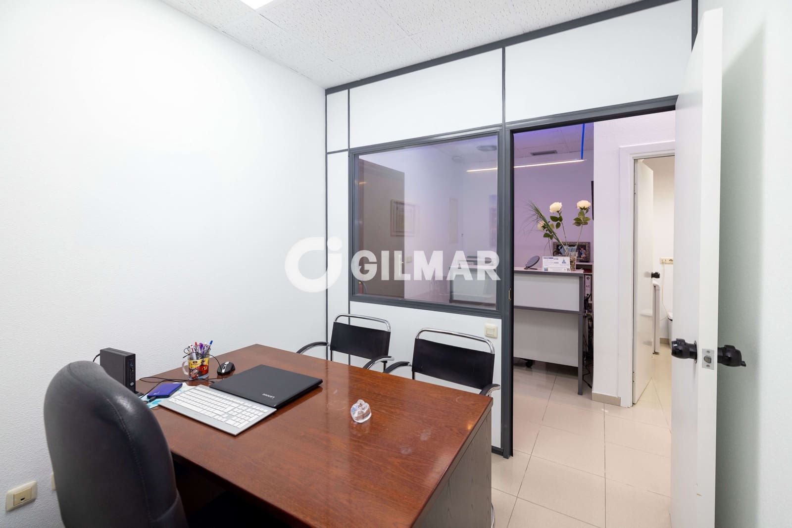 Commercial for sale in Malaga city - € 235,000 (Ref: 10048358)