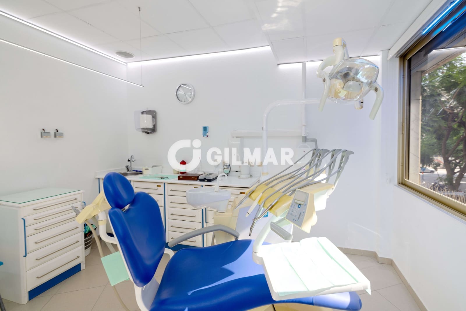 Commercial for sale in Malaga city - € 235,000 (Ref: 10048358)