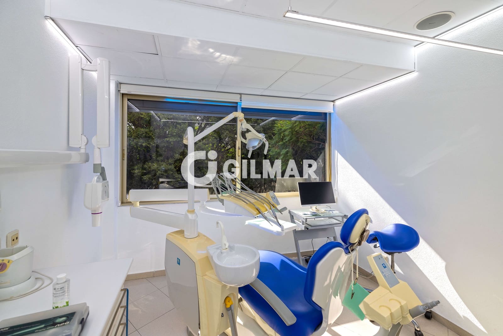 Commercial for sale in Malaga city - € 235,000 (Ref: 10048358)