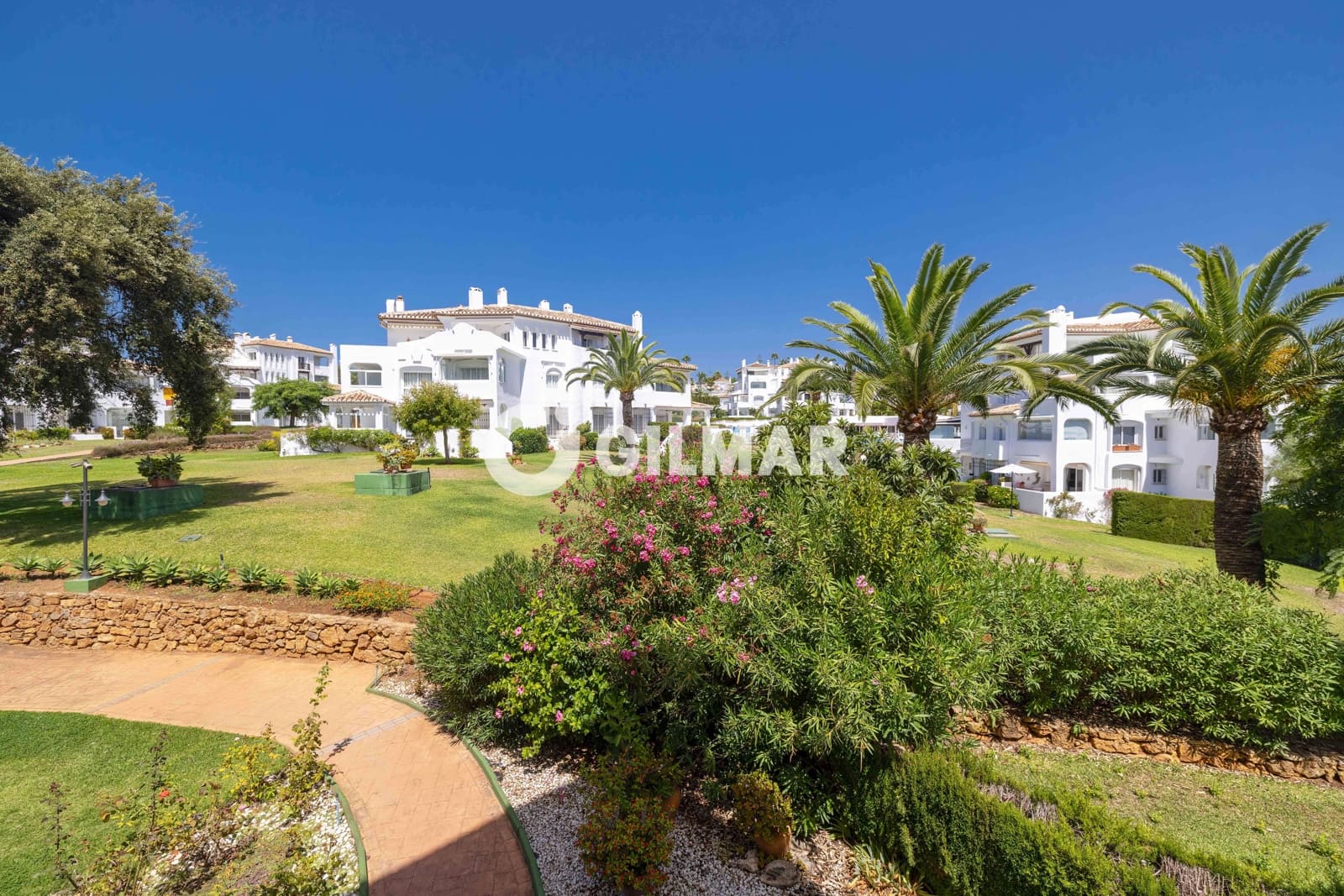 2 soveværelse Lejlighed til salg i Elviria med swimmingpool - € 425.000 (Ref: 10048359)