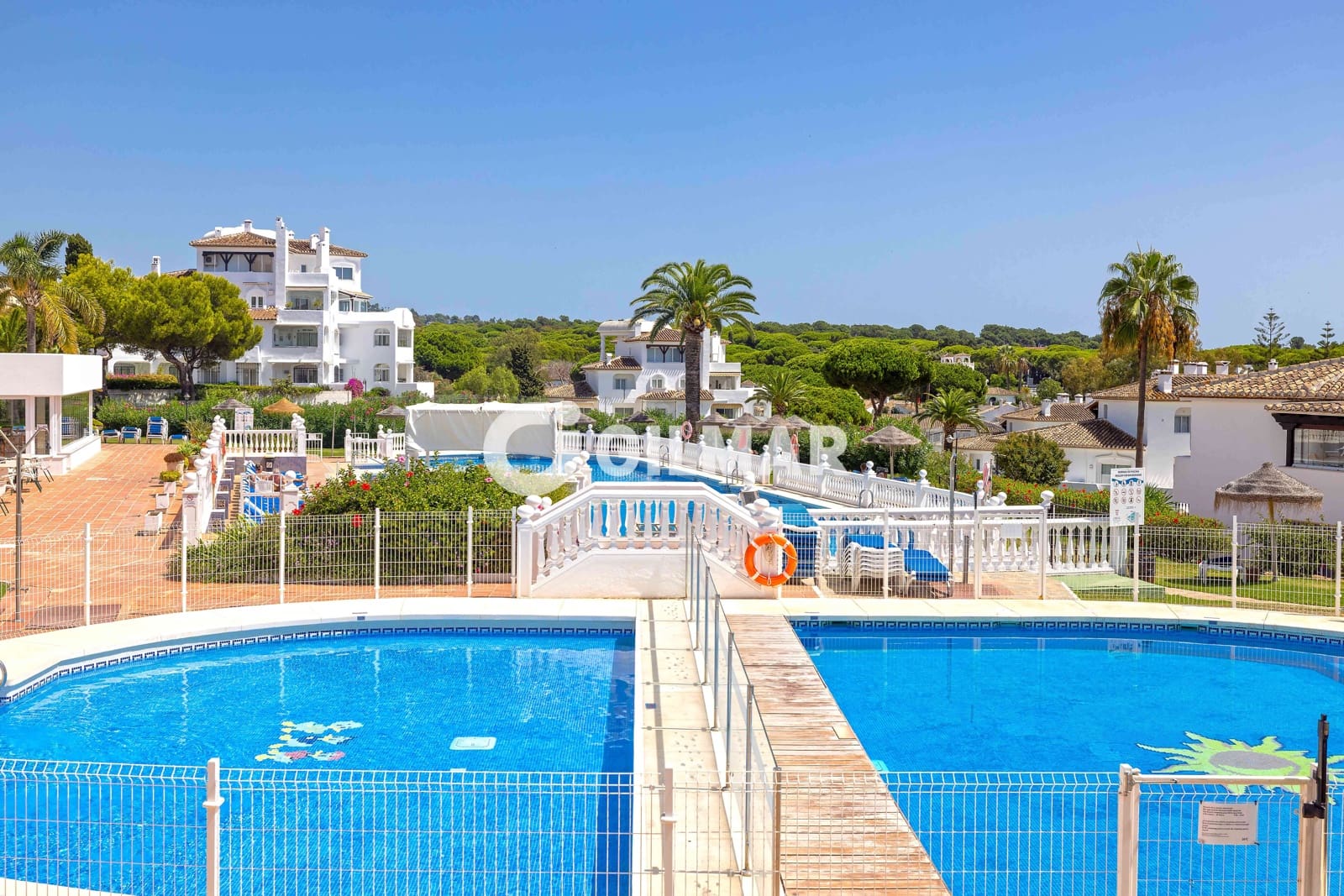 2 soveværelse Lejlighed til salg i Elviria med swimmingpool - € 425.000 (Ref: 10048359)