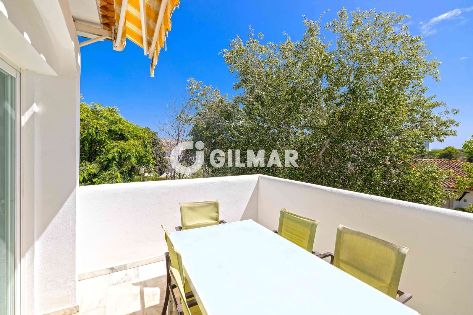 2 soveværelse Lejlighed til salg i Elviria med swimmingpool - € 425.000 (Ref: 10048359)