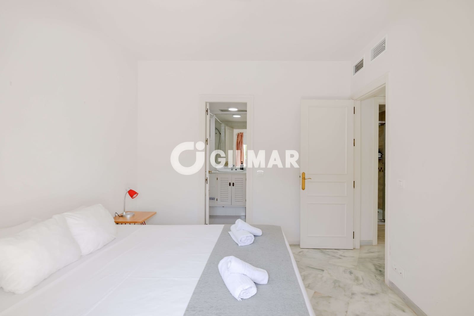 2 soveværelse Lejlighed til salg i Elviria med swimmingpool - € 425.000 (Ref: 10048359)