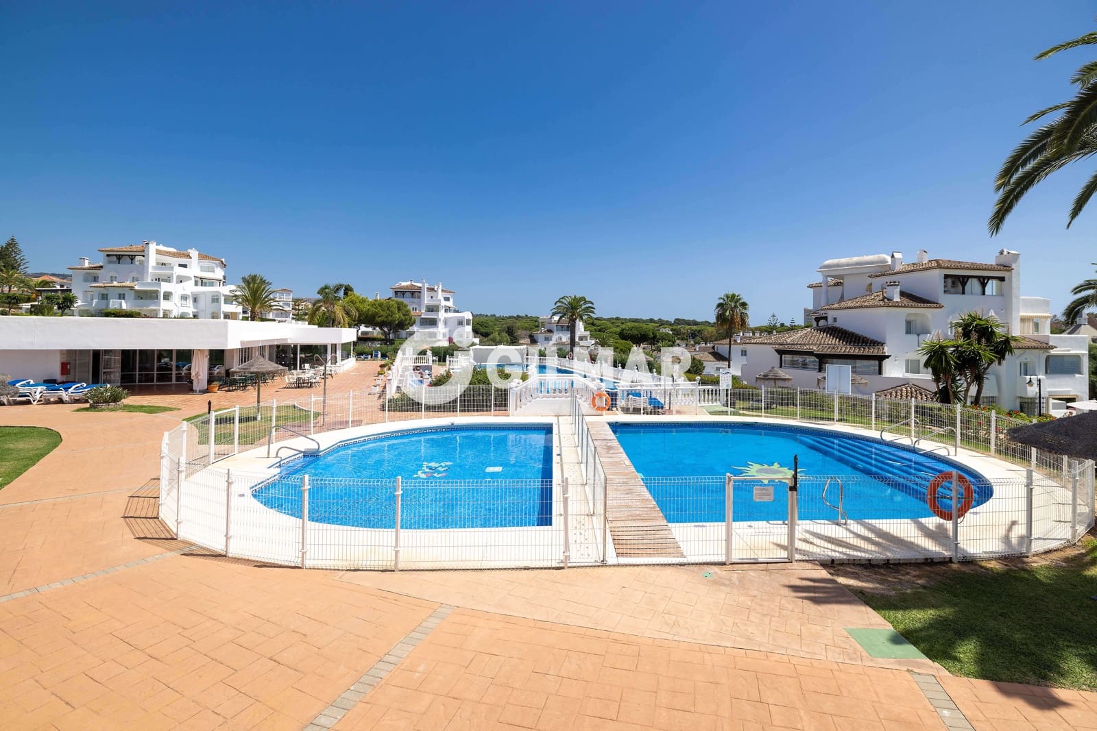 2 soveværelse Lejlighed til salg i Elviria med swimmingpool - € 425.000 (Ref: 10048359)