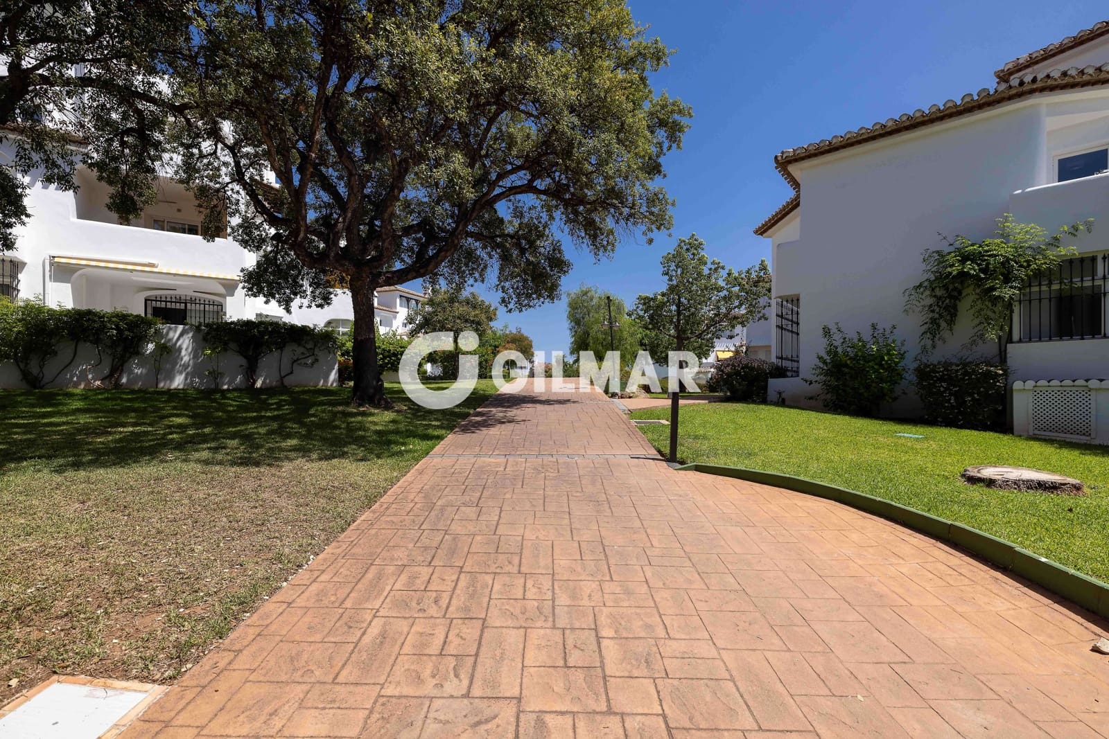 2 soveværelse Lejlighed til salg i Elviria med swimmingpool - € 425.000 (Ref: 10048359)