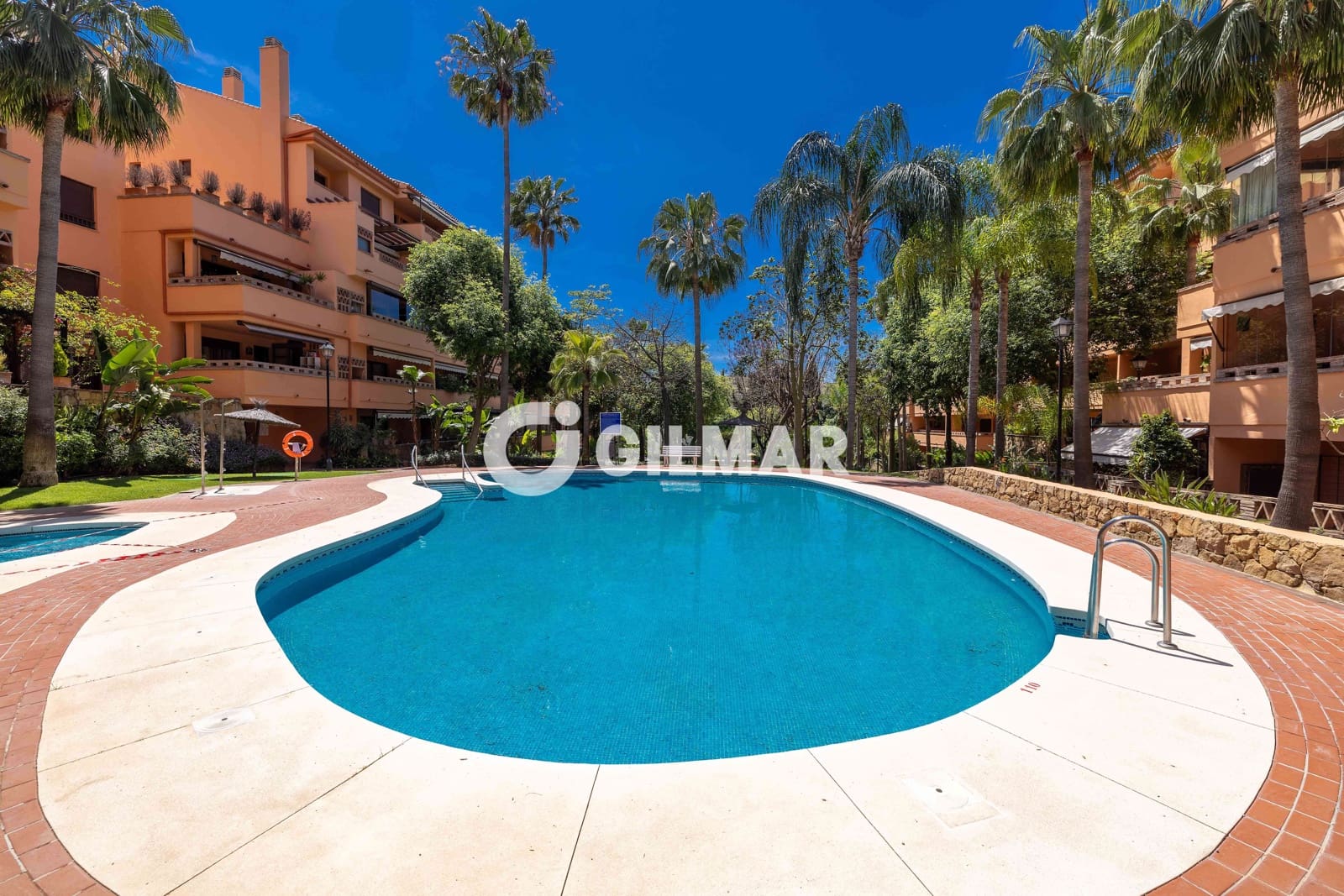 2 Zimmer Wohnung zu verkaufen in Marbella mit Pool Garage - 600.000 € (Ref: 10049670)