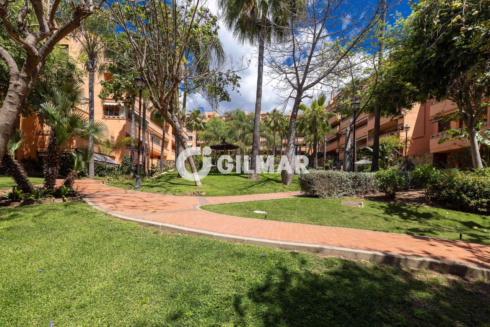 2 Zimmer Wohnung zu verkaufen in Marbella mit Pool Garage - 600.000 € (Ref: 10049670)