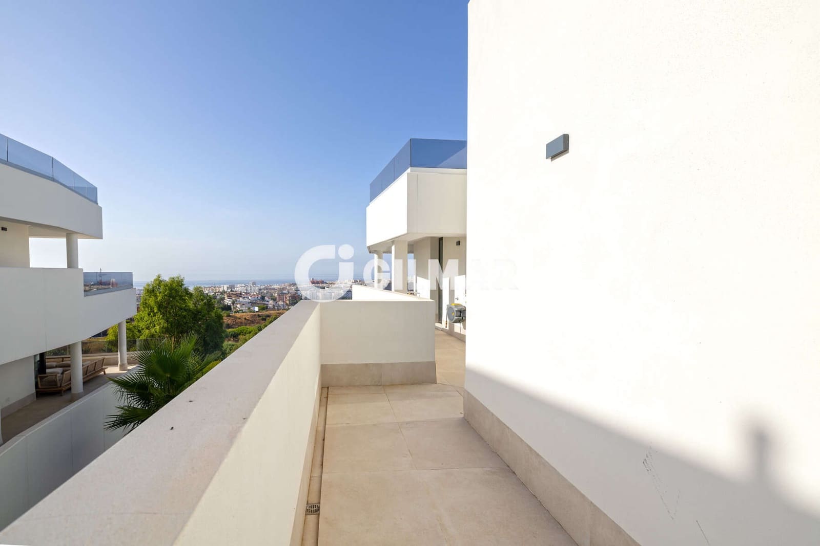 3 soverom Penthouse til salgs i Estepona med svømmebasseng garasje - € 1 149 000 (Ref: 10051922)