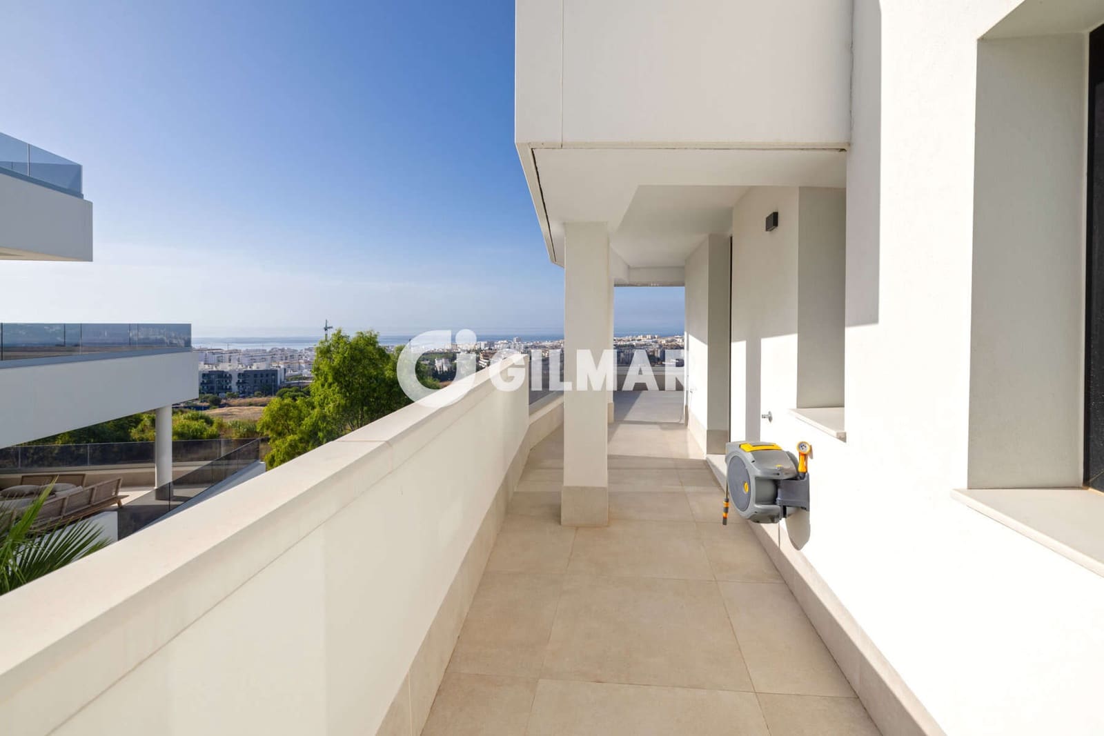 3 soverom Penthouse til salgs i Estepona med svømmebasseng garasje - € 1 149 000 (Ref: 10051922)