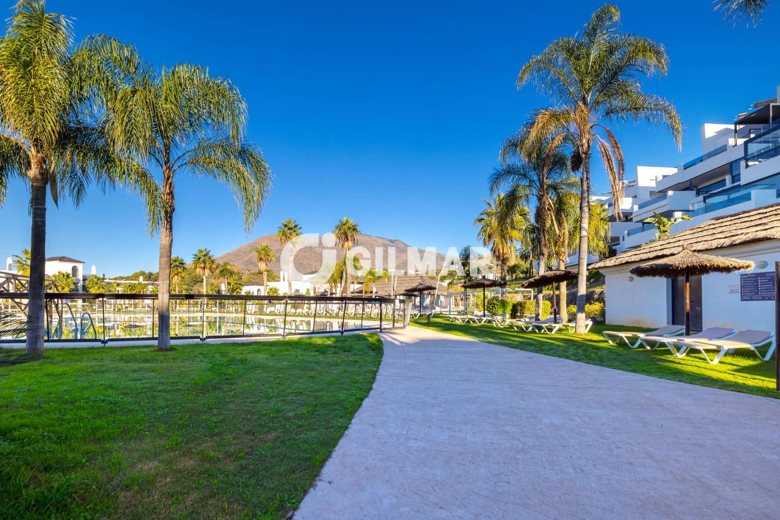 3 soverom Penthouse til salgs i Estepona med svømmebasseng garasje - € 1 149 000 (Ref: 10051922)