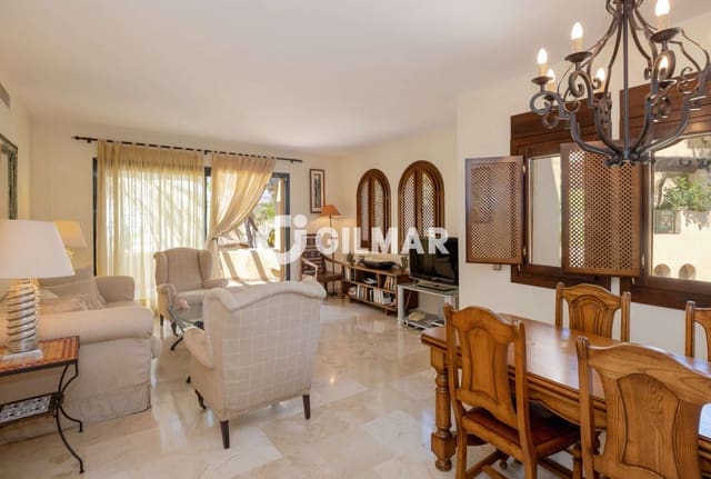 3 makuuhuone Kattohuoneisto myytävänä paikassa El Paraiso, Estepona mukana uima-altaan 
autotalli - 680 000 € (Ref: 10052014)