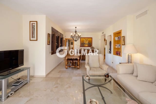 3 makuuhuone Kattohuoneisto myytävänä paikassa El Paraiso, Estepona mukana uima-altaan 
autotalli - 680 000 € (Ref: 10052014)