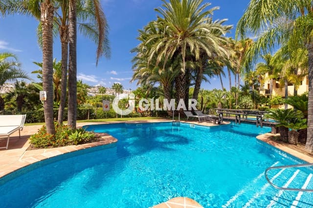 3 makuuhuone Kattohuoneisto myytävänä paikassa El Paraiso, Estepona mukana uima-altaan 
autotalli - 680 000 € (Ref: 10052014)