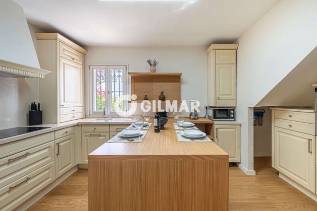 3 slaapkamer Rijtjeshuis te koop in La Carolina - Guadalpín, Marbella - € 990.000 (Ref: 10057213)