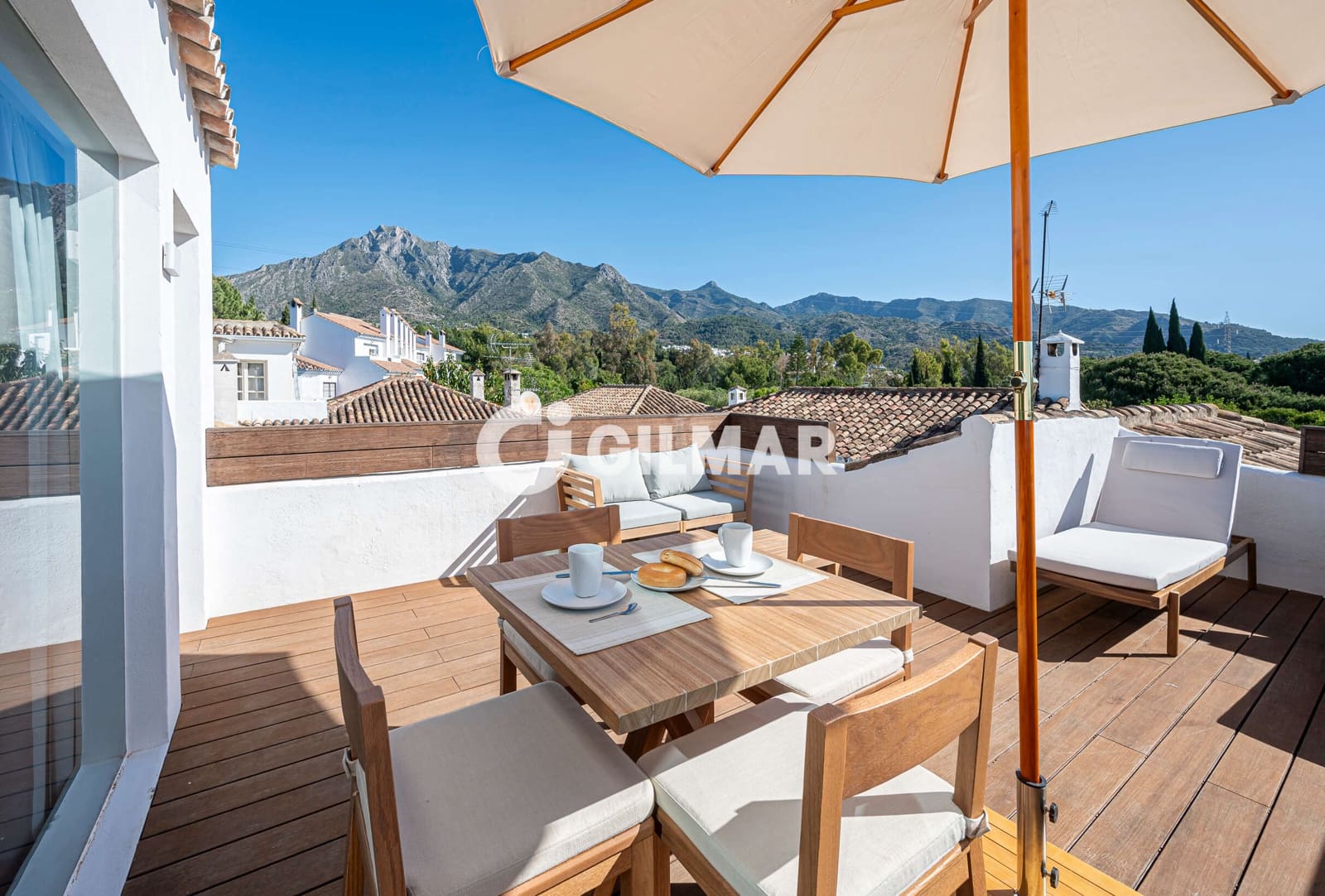 3 slaapkamer Rijtjeshuis te koop in Marbella - € 990.000 (Ref: 10057213)