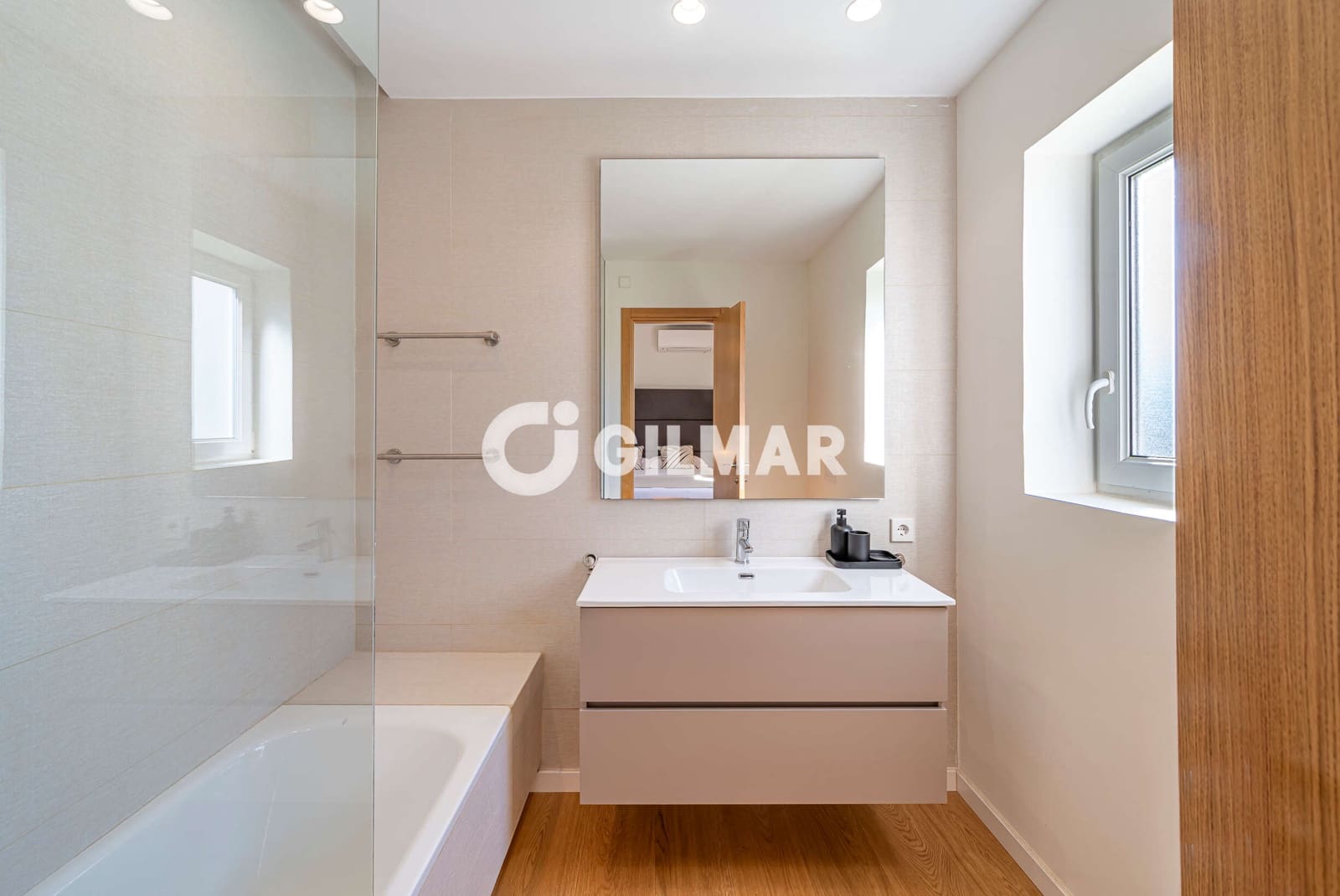 3 slaapkamer Rijtjeshuis te koop in Marbella - € 990.000 (Ref: 10057213)
