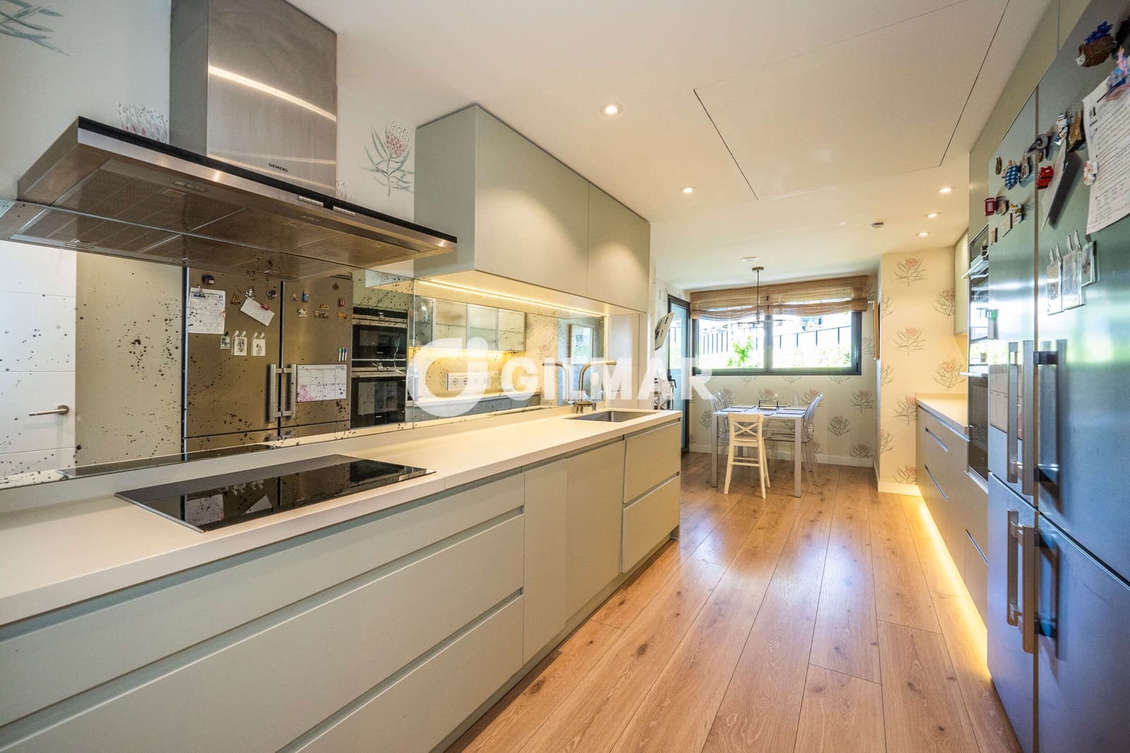 5 bedroom Flat for sale in Madrid city with pool garage - € 1,810,000 (Ref: 10073283)