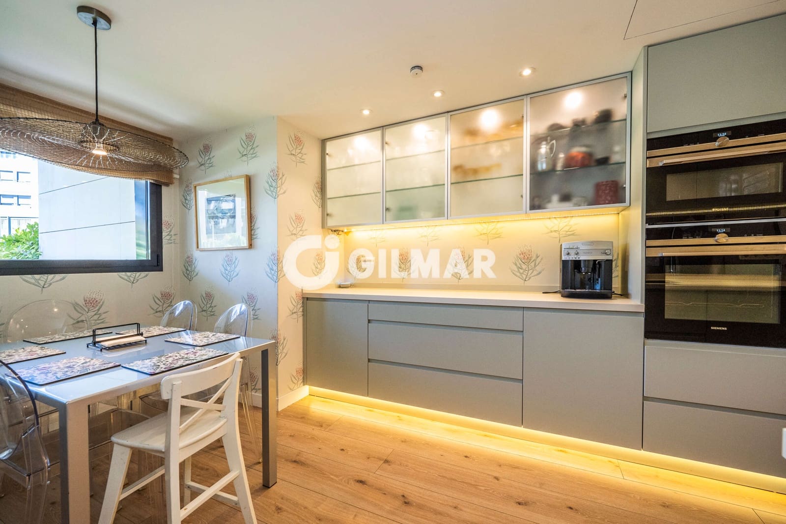 5 bedroom Flat for sale in Madrid city with pool garage - € 1,810,000 (Ref: 10073283)