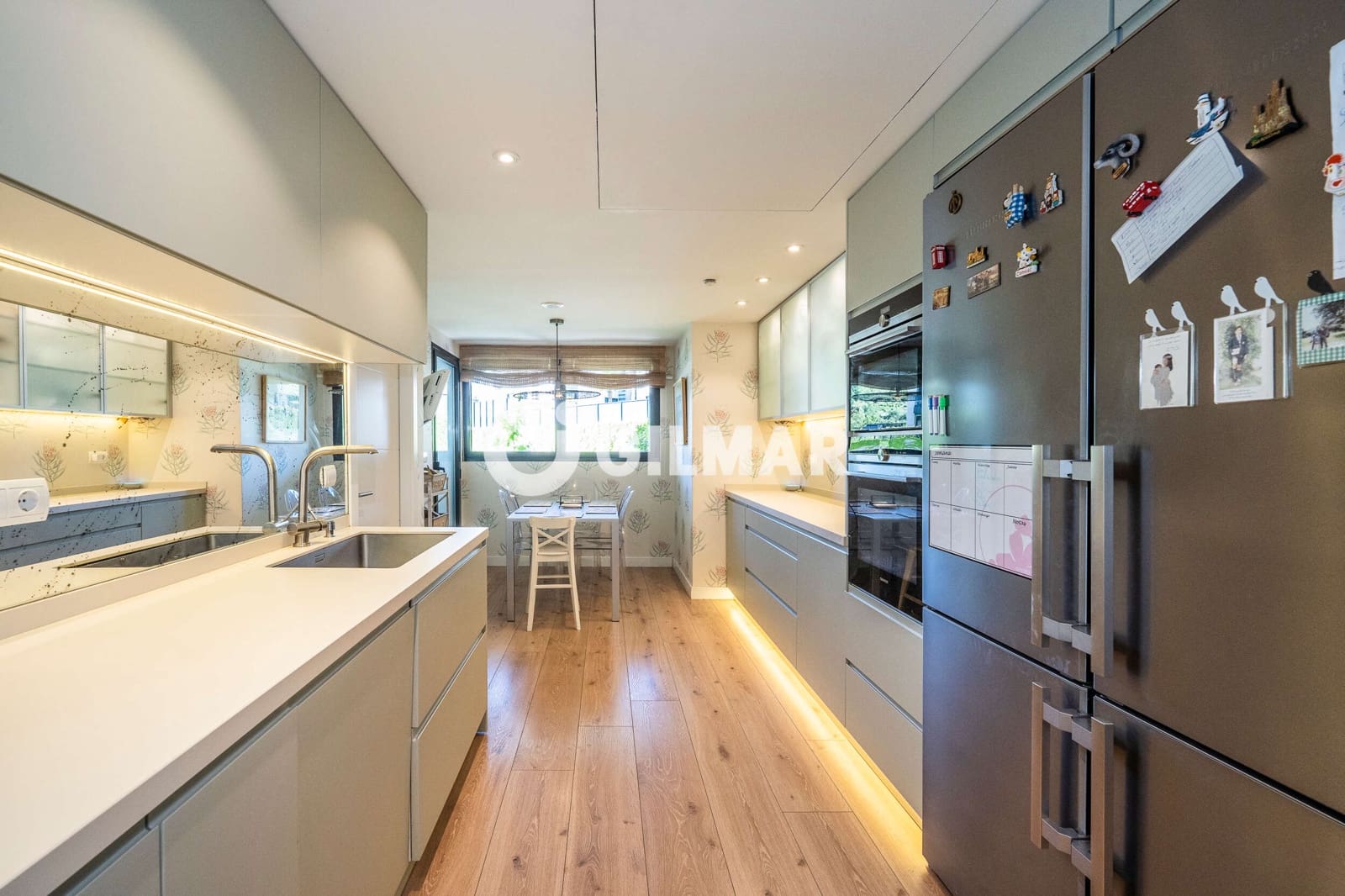 5 bedroom Flat for sale in Madrid city with pool garage - € 1,810,000 (Ref: 10073283)