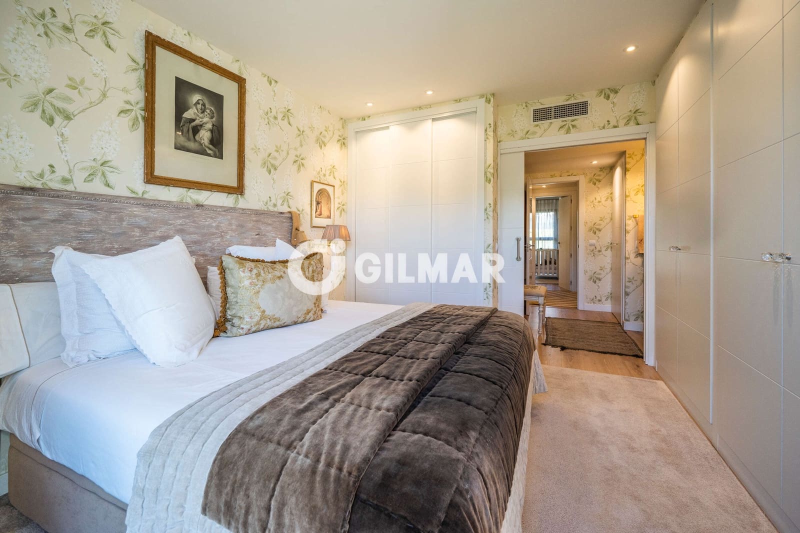 5 bedroom Flat for sale in Madrid city with pool garage - € 1,810,000 (Ref: 10073283)
