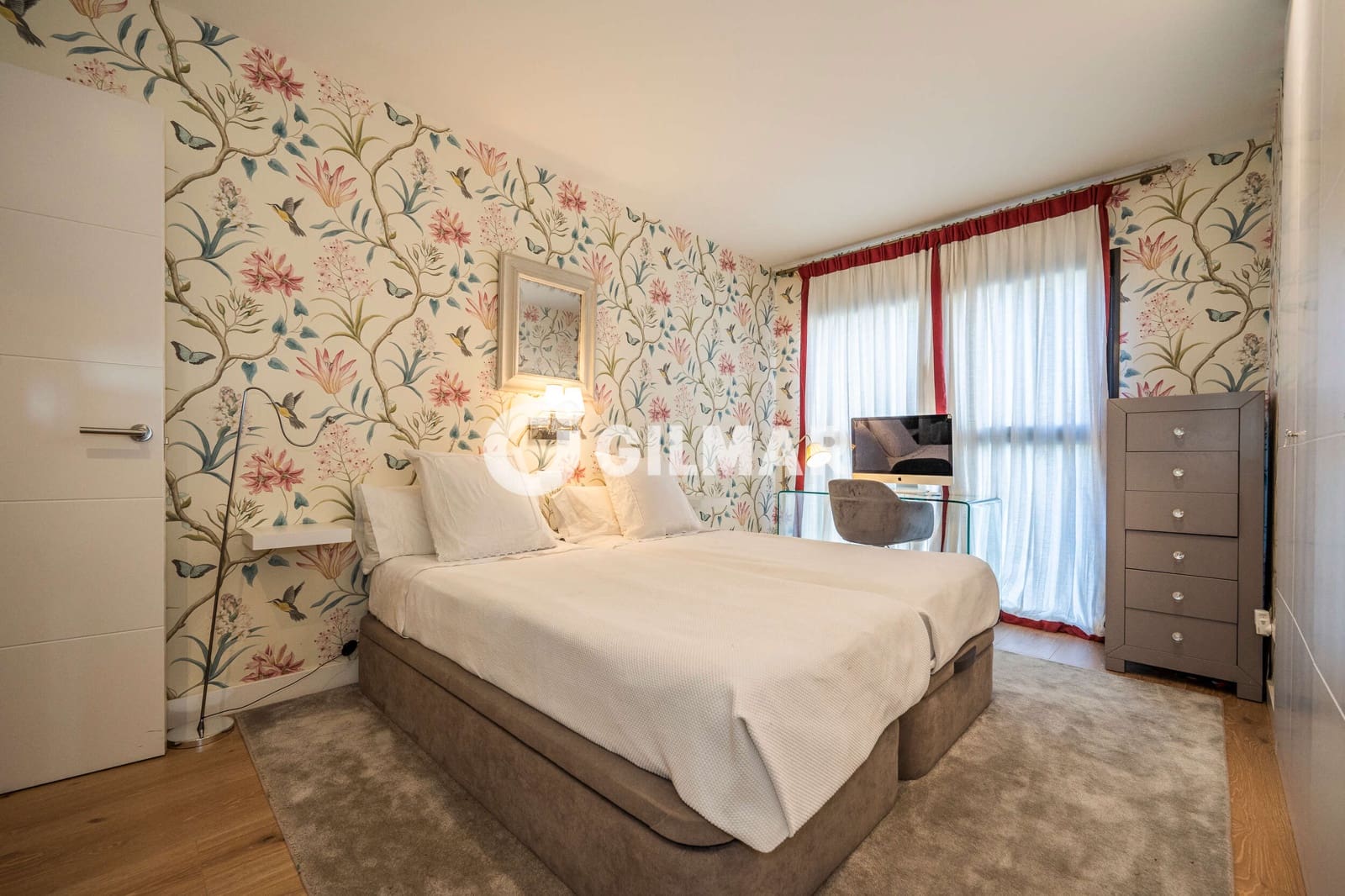 5 bedroom Flat for sale in Madrid city with pool garage - € 1,810,000 (Ref: 10073283)