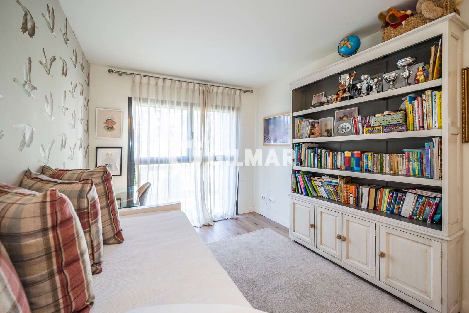 5 bedroom Flat for sale in Madrid city with pool garage - € 1,810,000 (Ref: 10073283)