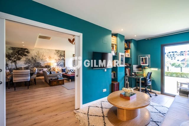 5 bedroom Flat for sale in Valdefuentes, Madrid city with pool garage - € 1,810,000 (Ref: 10073283)
