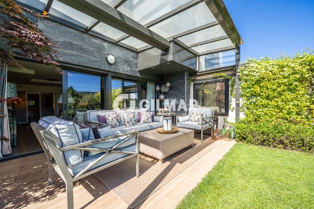 5 bedroom Flat for sale in Valdefuentes, Madrid city with pool garage - € 1,810,000 (Ref: 10073283)