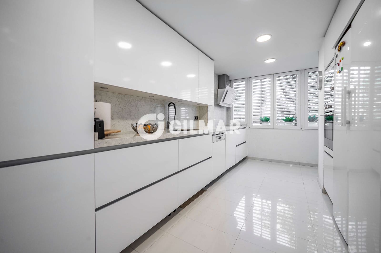 3 bedroom Flat for sale in La Moraleja with pool garage - € 1,450,000 (Ref: 10073288)