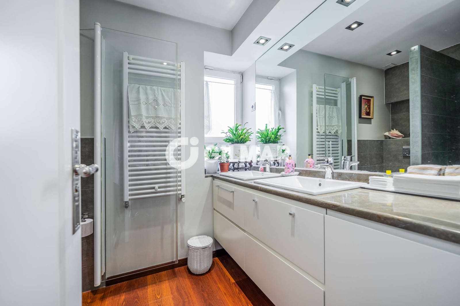 3 bedroom Flat for sale in La Moraleja with pool garage - € 1,450,000 (Ref: 10073288)