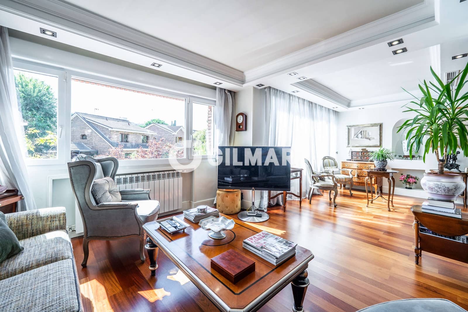 3 bedroom Flat for sale in La Moraleja with pool garage - € 1,450,000 (Ref: 10073288)