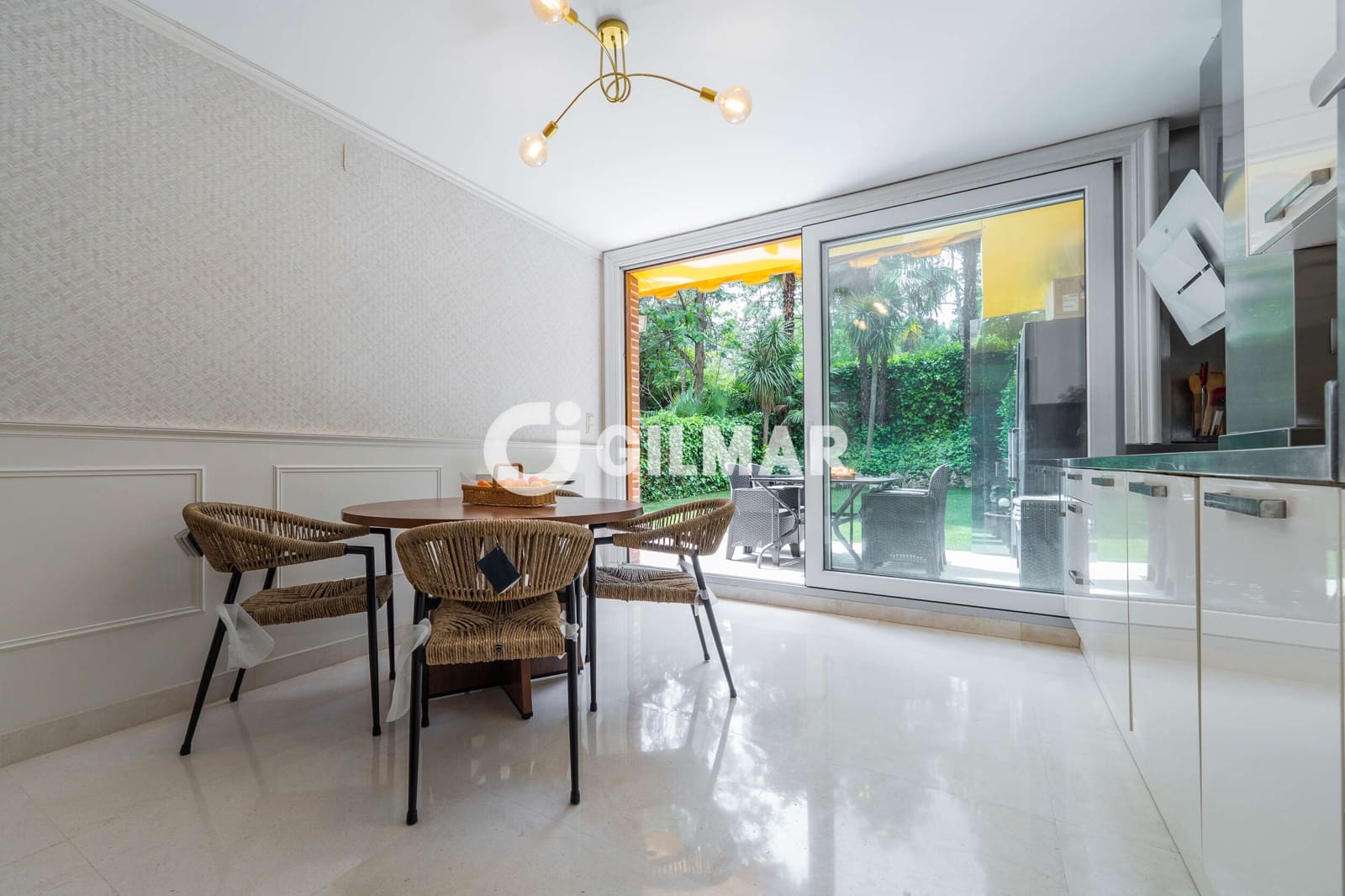 2 sypialnia Mieszkanie na sprzedaż w La Moraleja z basenem garażem - 1 195 000 € (Ref: 10073296)