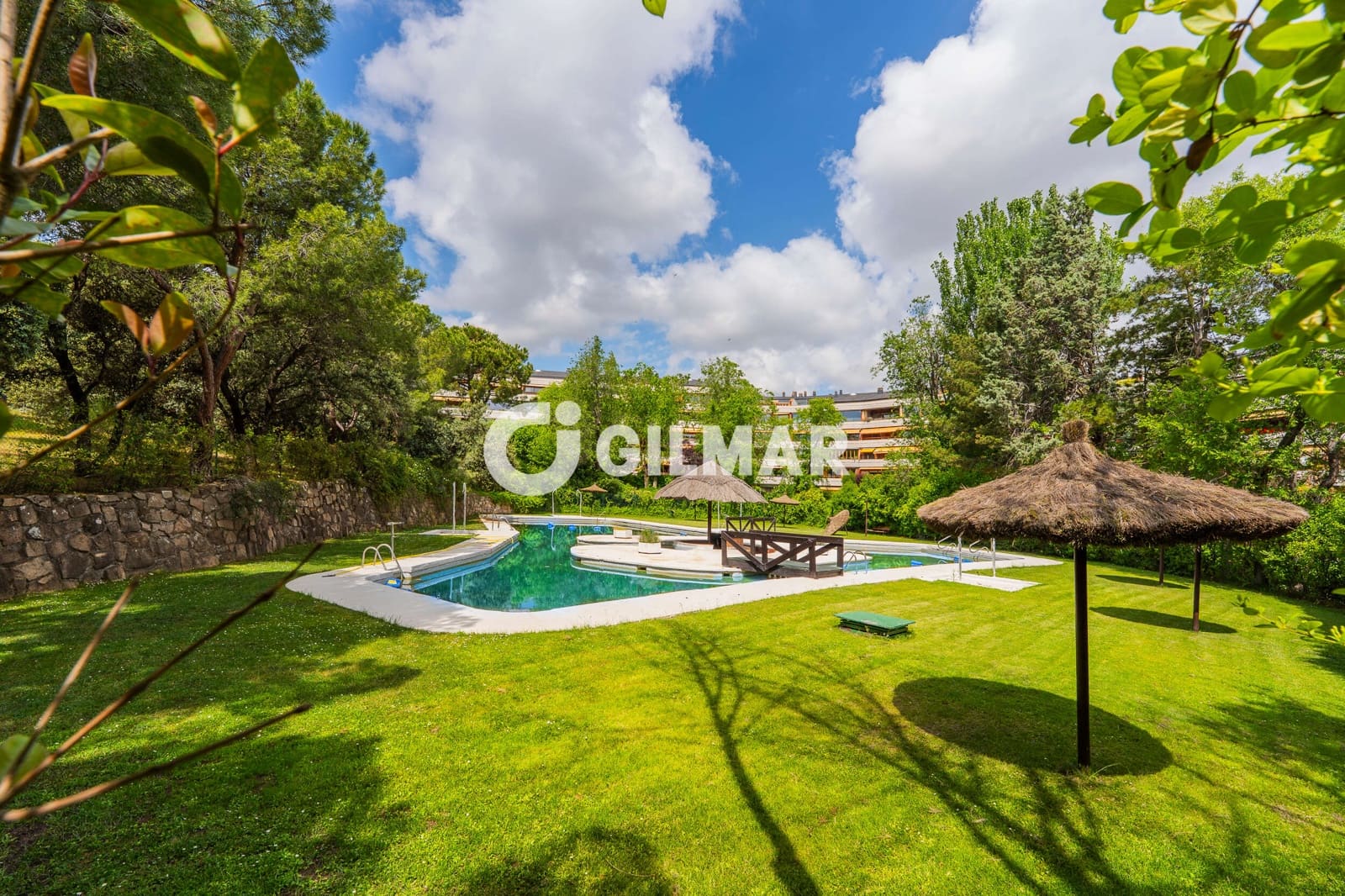 2 sypialnia Mieszkanie na sprzedaż w La Moraleja z basenem garażem - 1 195 000 € (Ref: 10073296)