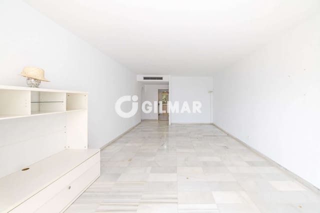 2 bedroom Flat for sale in Los Llanos, Estepona with pool - € 1,295,000 (Ref: 10074662)