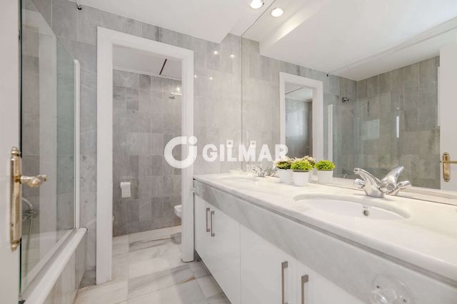 2 quarto Apartamento para venda em Los Llanos, Estepona com piscina - 1 295 000 € (Ref: 10074662)